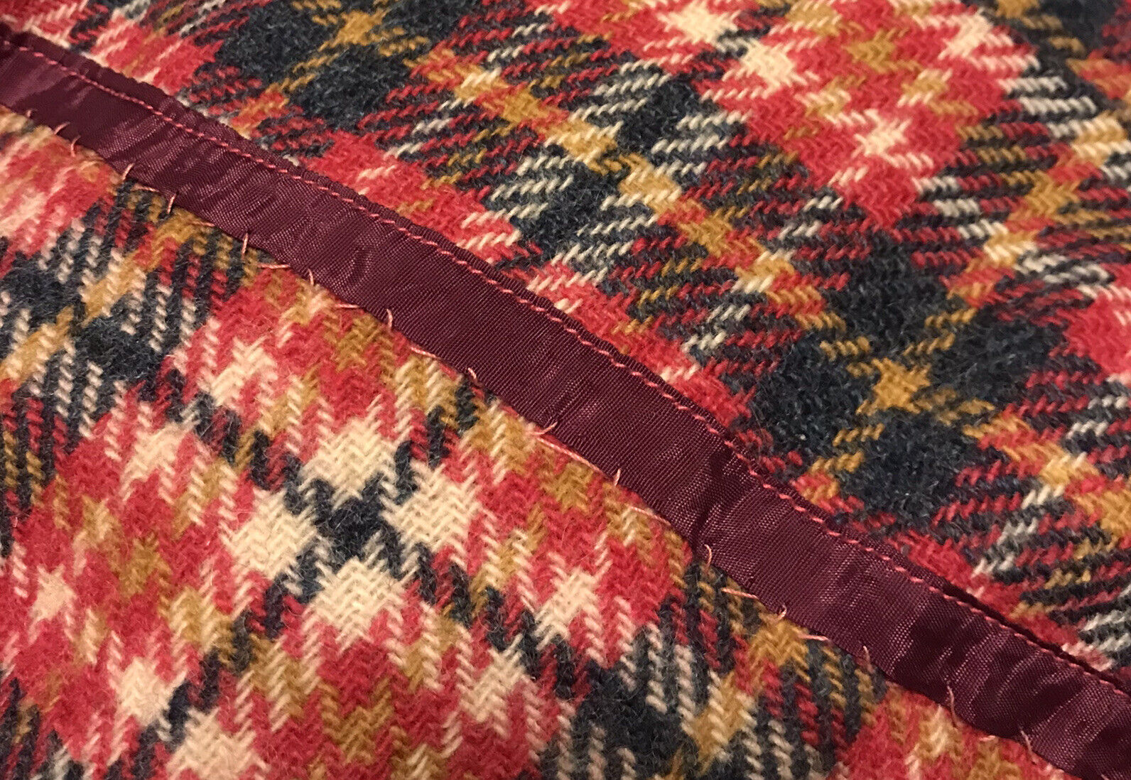 Vtg Wool Pink Plaid Tartan Skirt 60s 70s Classic 26” Waist PREPPY - AS IS - Fresh Stock Dated March 2026