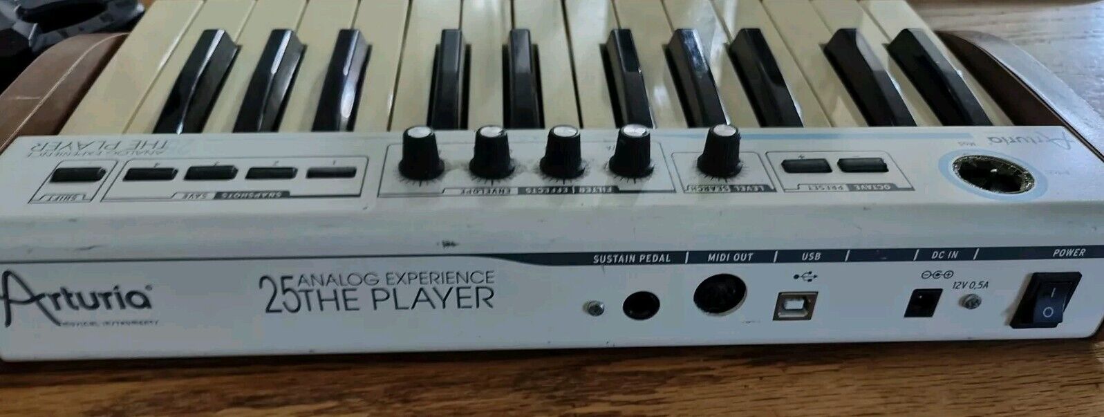Arturia Universal 25 Analog Experience The Player MIDI UNTESTED - Fresh Stock Dated February 2026