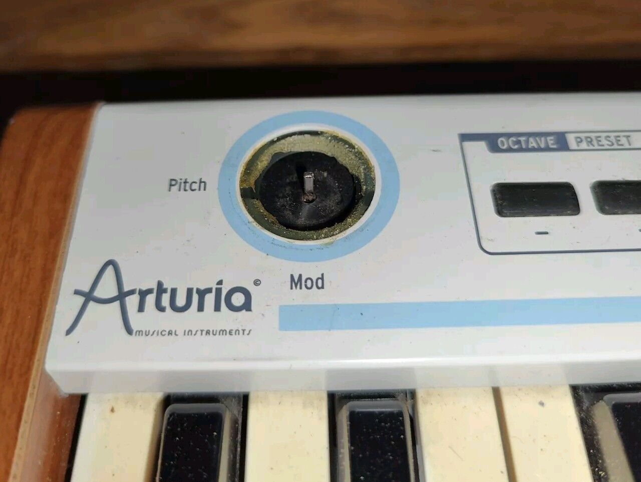 Arturia Universal 25 Analog Experience The Player MIDI UNTESTED - Fresh Stock Dated February 2026