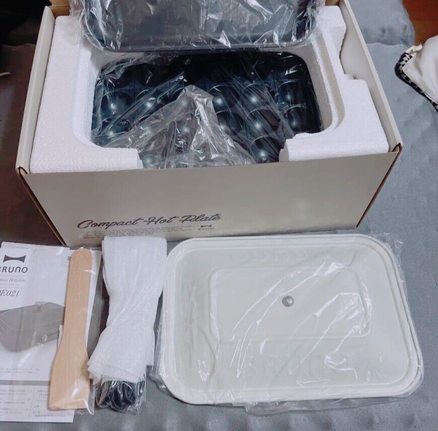BRUNO Compact Hot Plate White BOE021-WH AC Grill Takoyaki Okonomiyaki 100w cook - Fresh Stock Dated February 2026