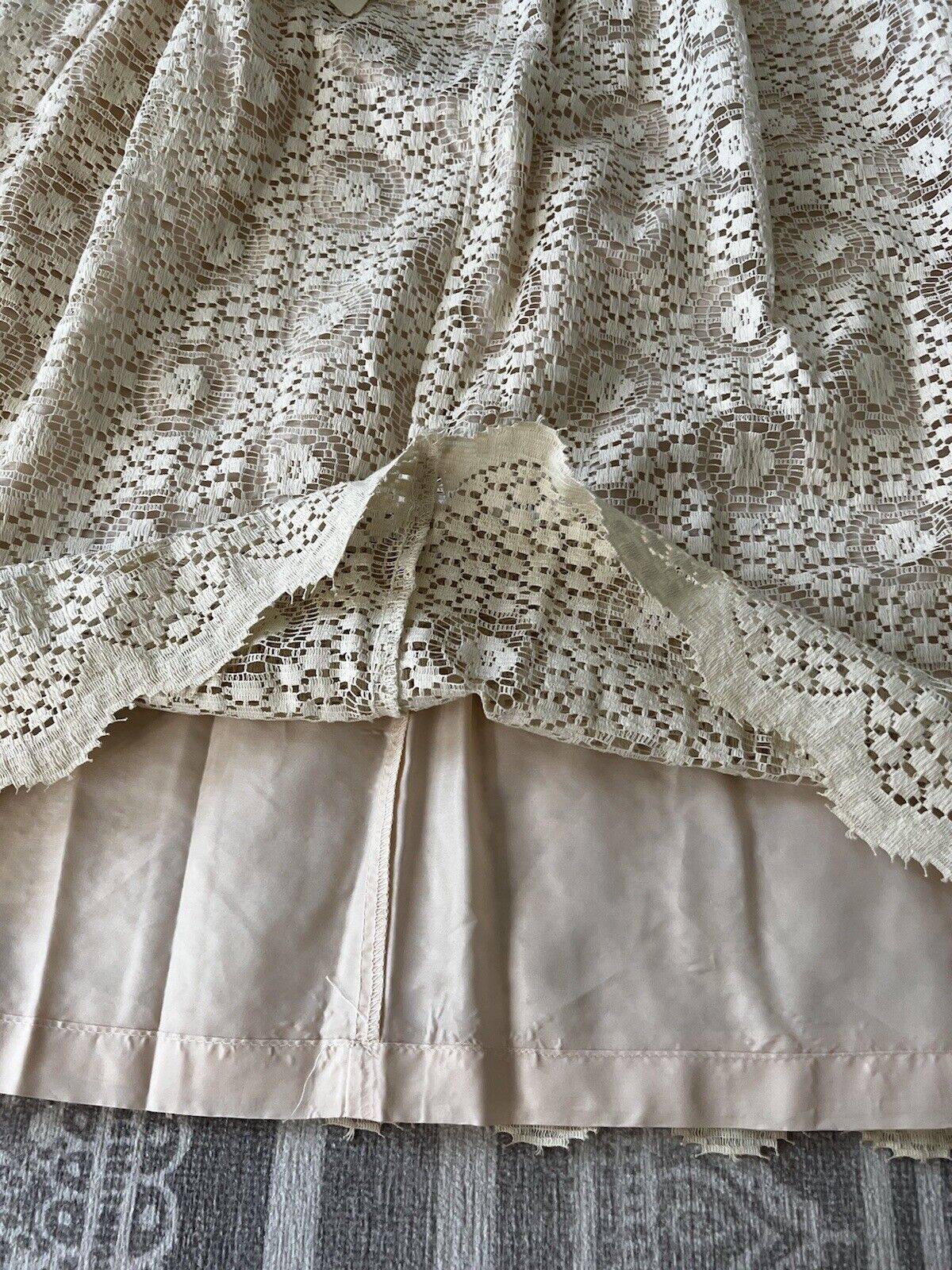 SAKS FIFTH AVENUE Women's Vintage Ivory Eyelet Boho Layered Maxi Skirt Sz L - Fresh Stock Dated March 2026