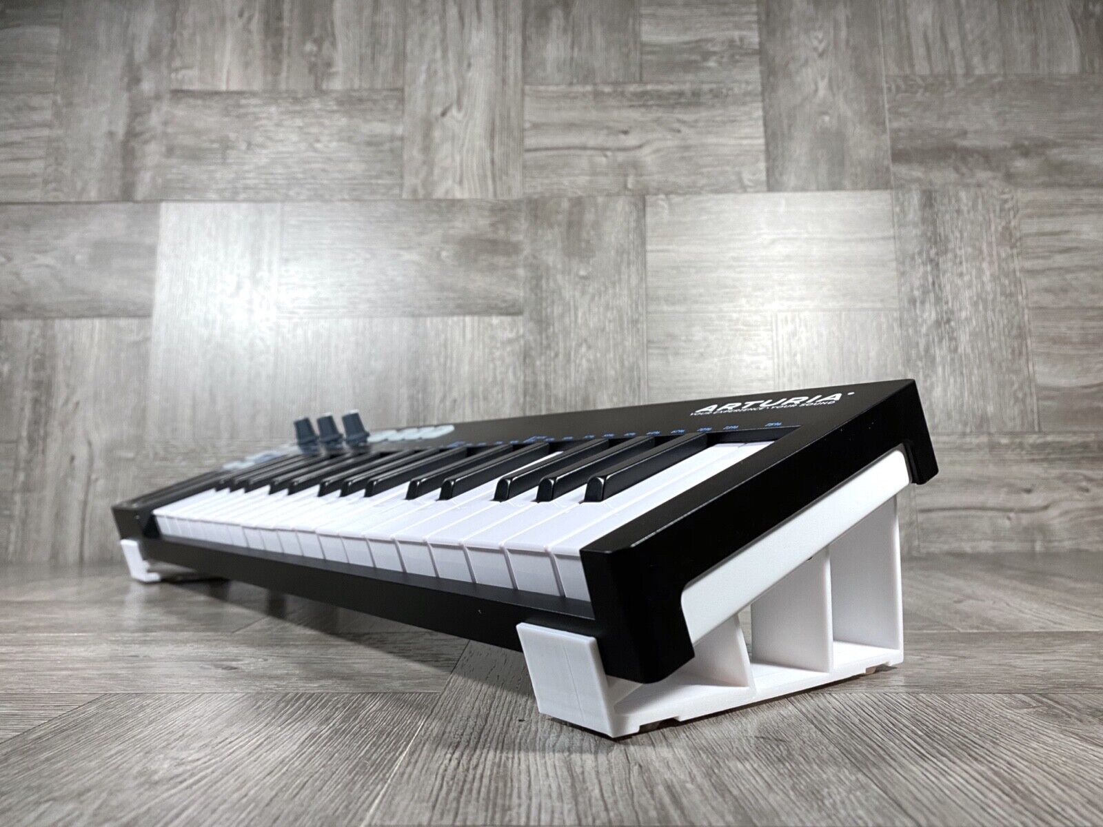 20º Angle Stand for Arturia Keystep 32 & 37 / Behringer SWING - Color WHITE -USA - Fresh Stock Dated February 2026