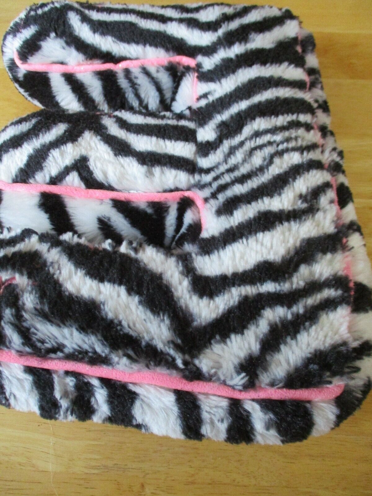 Justice Store Letter E Throw Pillow 14