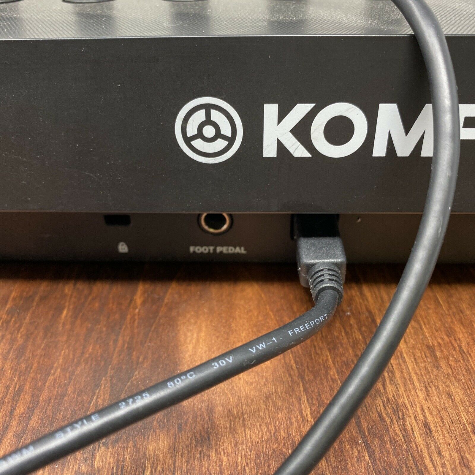 Native Instruments Komplete Kontrol A25 Keyboard *Preowned* w/license transfer - Fresh Stock Dated February 2026