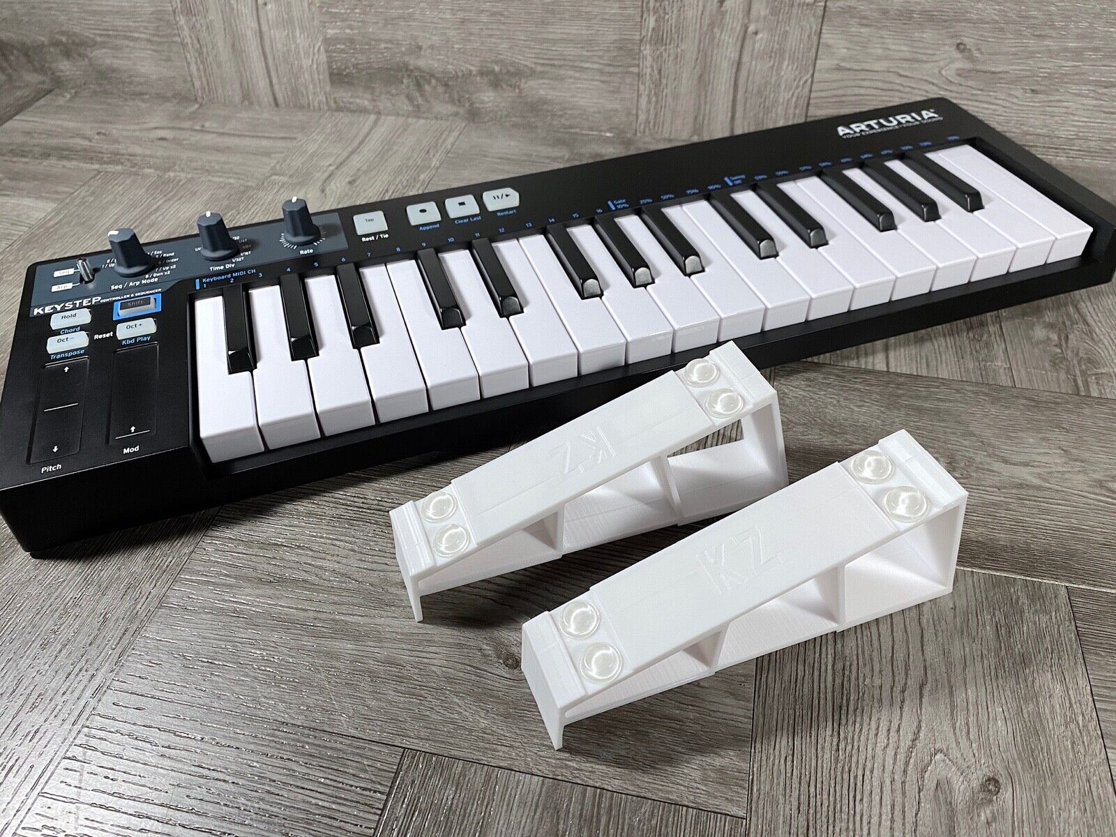 20º Angle Stand for Arturia Keystep 32 & 37 / Behringer SWING - Color WHITE -USA - Fresh Stock Dated February 2026