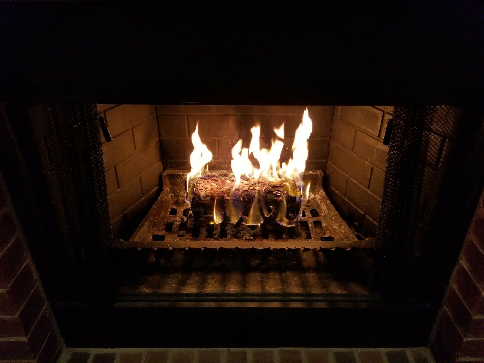 Enviro-Log Firelogs Earth Friendly 4.3 lb 6 Count Box 3 Hours Burn Free Shipping - Fresh Stock Dated December 2025