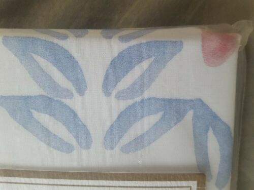 NWT *Pottery Barn Teen* Shelby Medallion Pillow Sham - Standard Organic Cotton - Fresh Stock Dated December 2025