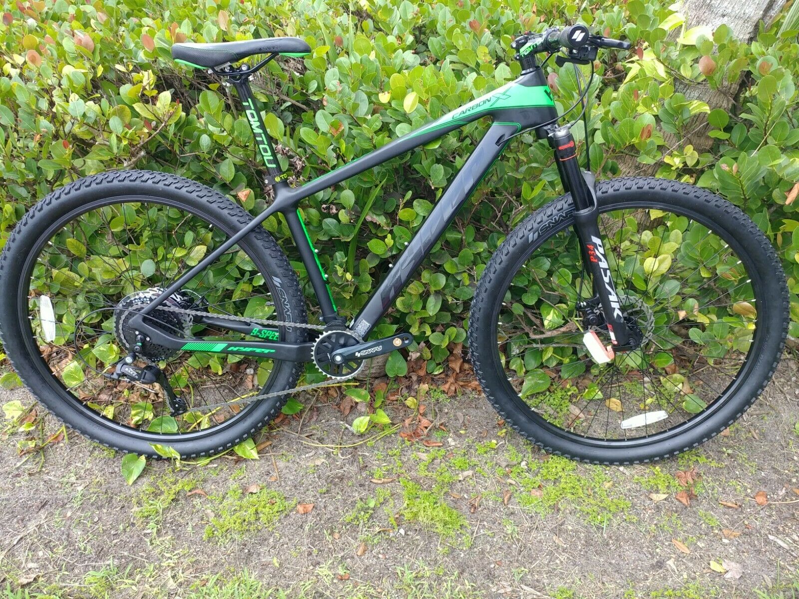 Hyper carbon x 29er xc mountian bike bicycle - Fresh Stock Dated February 2026