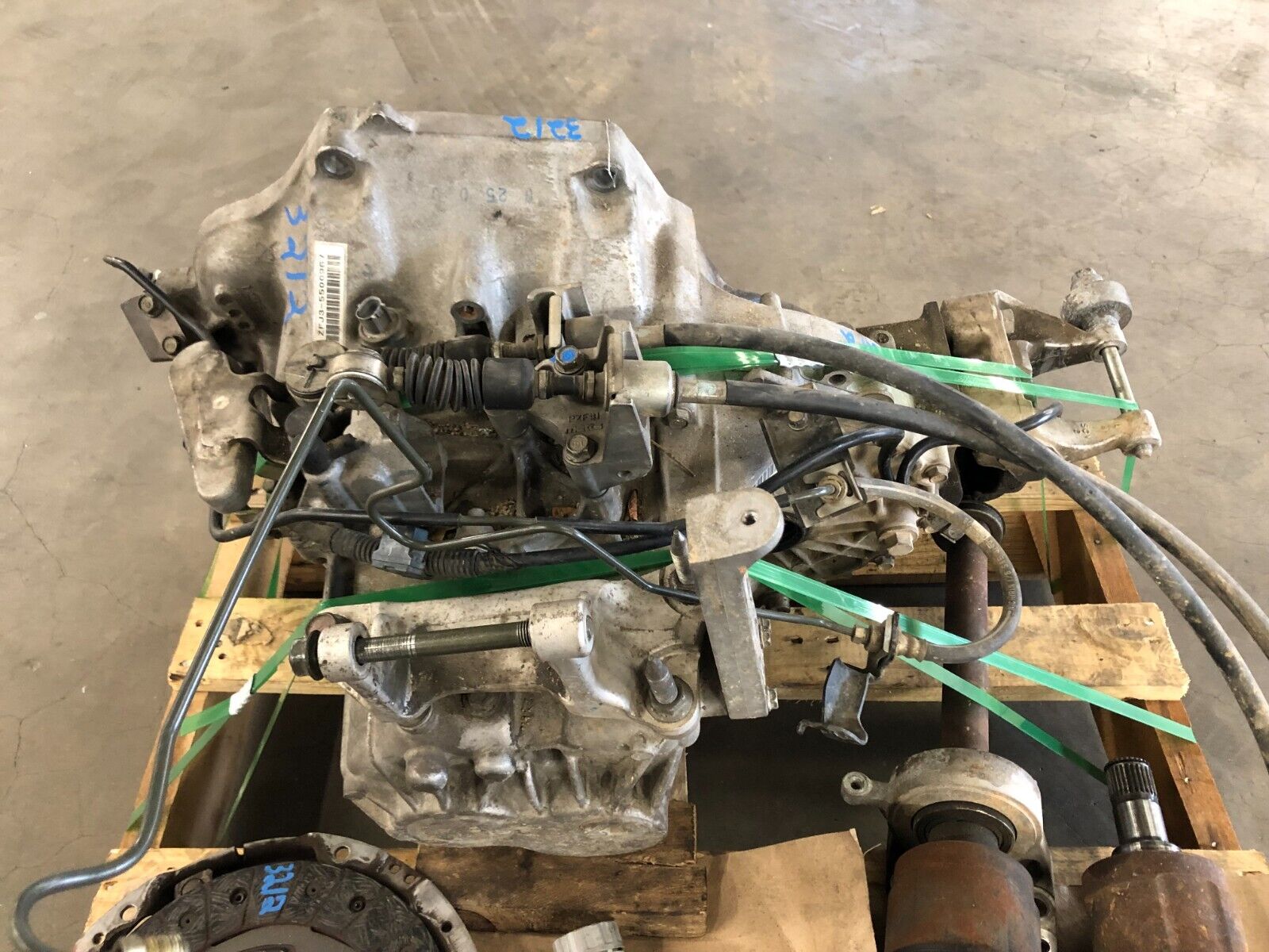 07-08 HONDA ELEMENT MANUAL TRANSMISSION ECU AND AXLES KIT SWAP TRANSMISS LOT3212 - Fresh Stock Dated February 2026