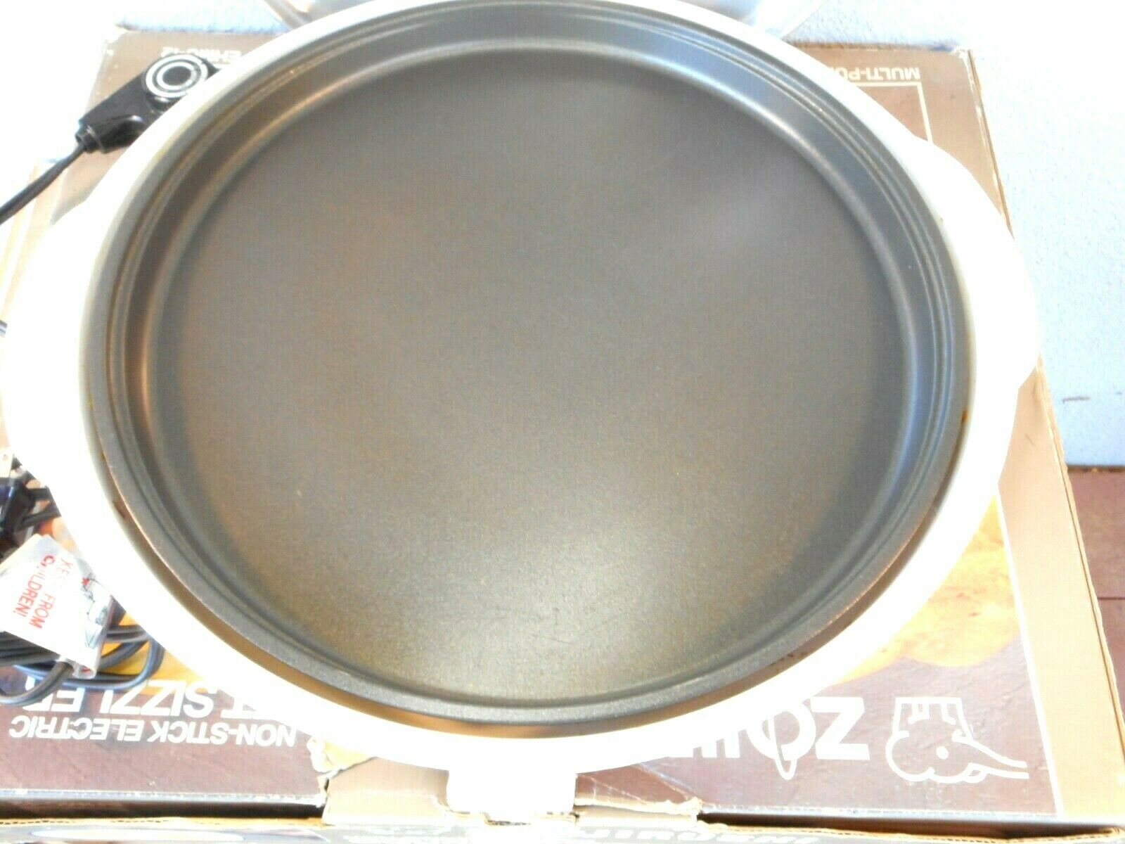 Zojirushi Large Gourmet Cooker Hot Sizzler EHMC-12 Made in Japan Box - Fresh Stock Dated December 2025