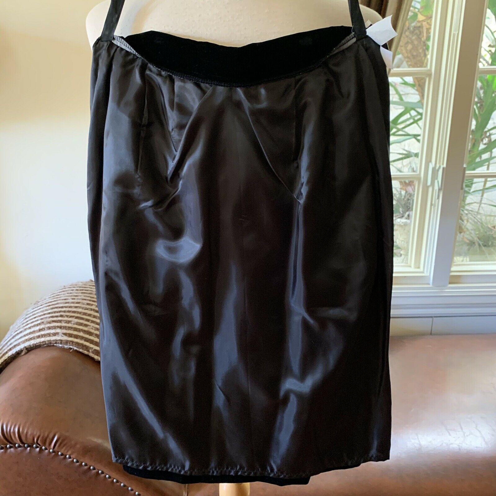 Vintage LLoyd Williams Black Velvet Skirt Size 4 Made in USA EUC - Fresh Stock Dated February 2026