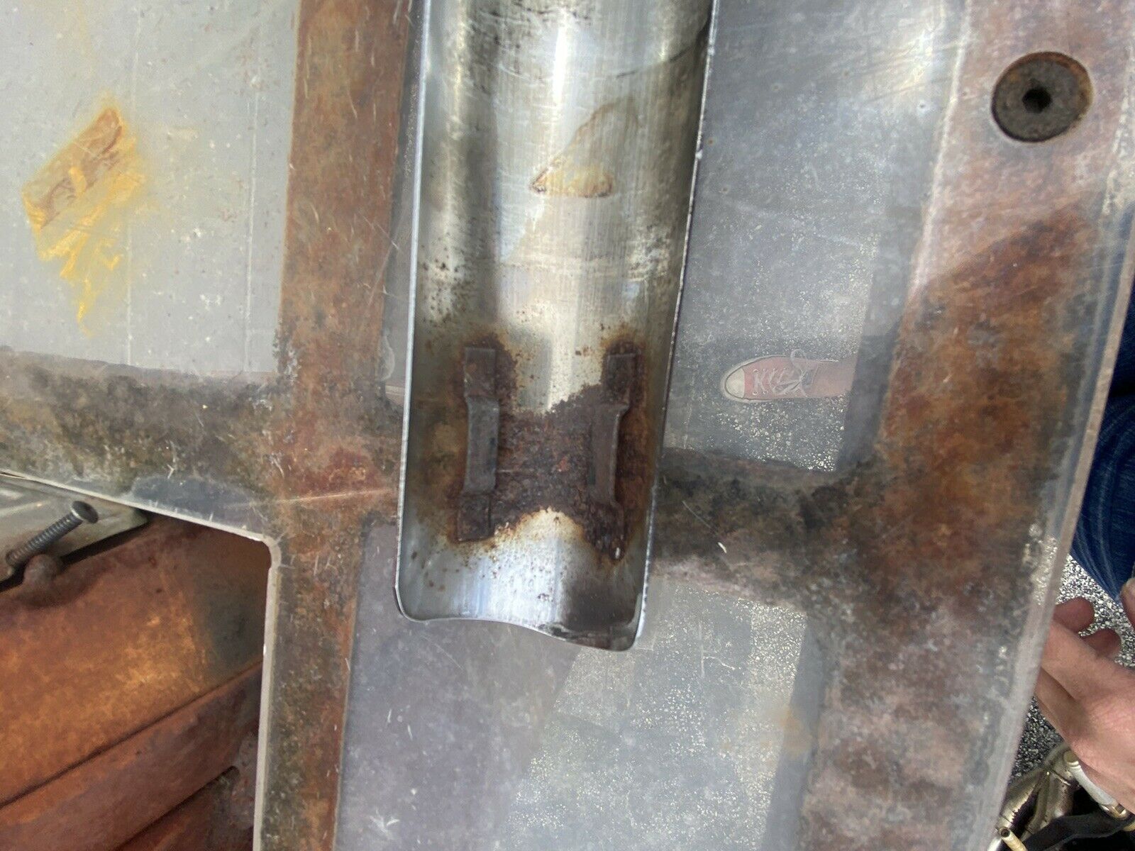 OEM Harley Softail Crossover Exhaust Pipe Heat Shield Take Off 65475-89 FLS - Fresh Stock Dated February 2026