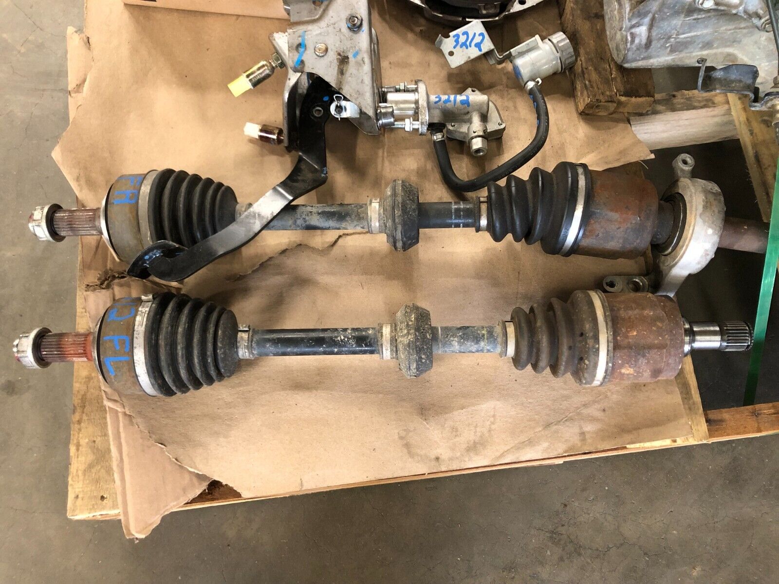 07-08 HONDA ELEMENT MANUAL TRANSMISSION ECU AND AXLES KIT SWAP TRANSMISS LOT3212 - Fresh Stock Dated February 2026