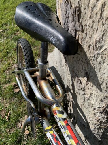 1990 GT jr. Performer Restoration Project (missing handlebars, pedals and chain) - Fresh Stock Dated December 2025