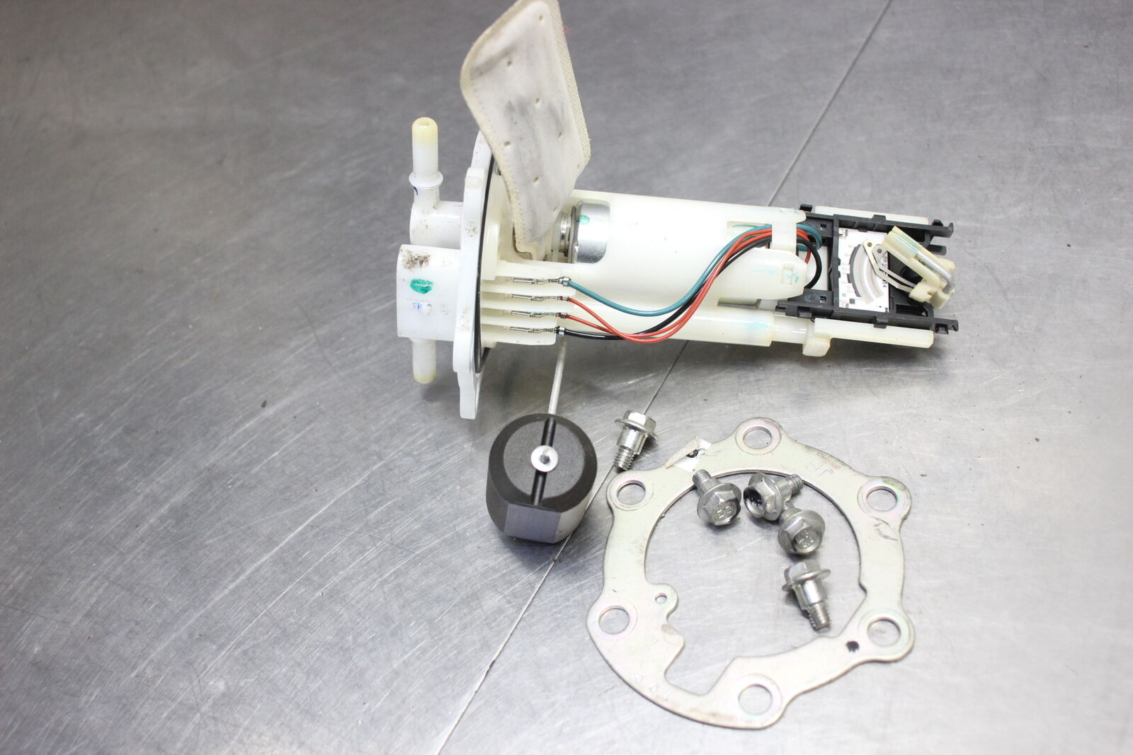 18-20 KTM 390 DUKE Fuel Pump  TESTED - Fresh Stock Dated February 2026