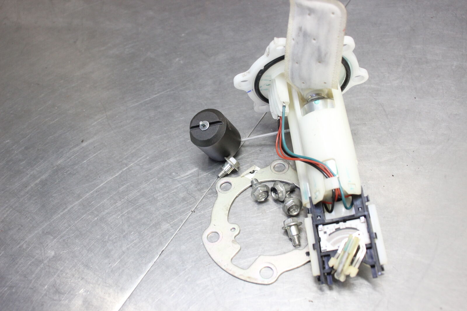 18-20 KTM 390 DUKE Fuel Pump  TESTED - Fresh Stock Dated February 2026