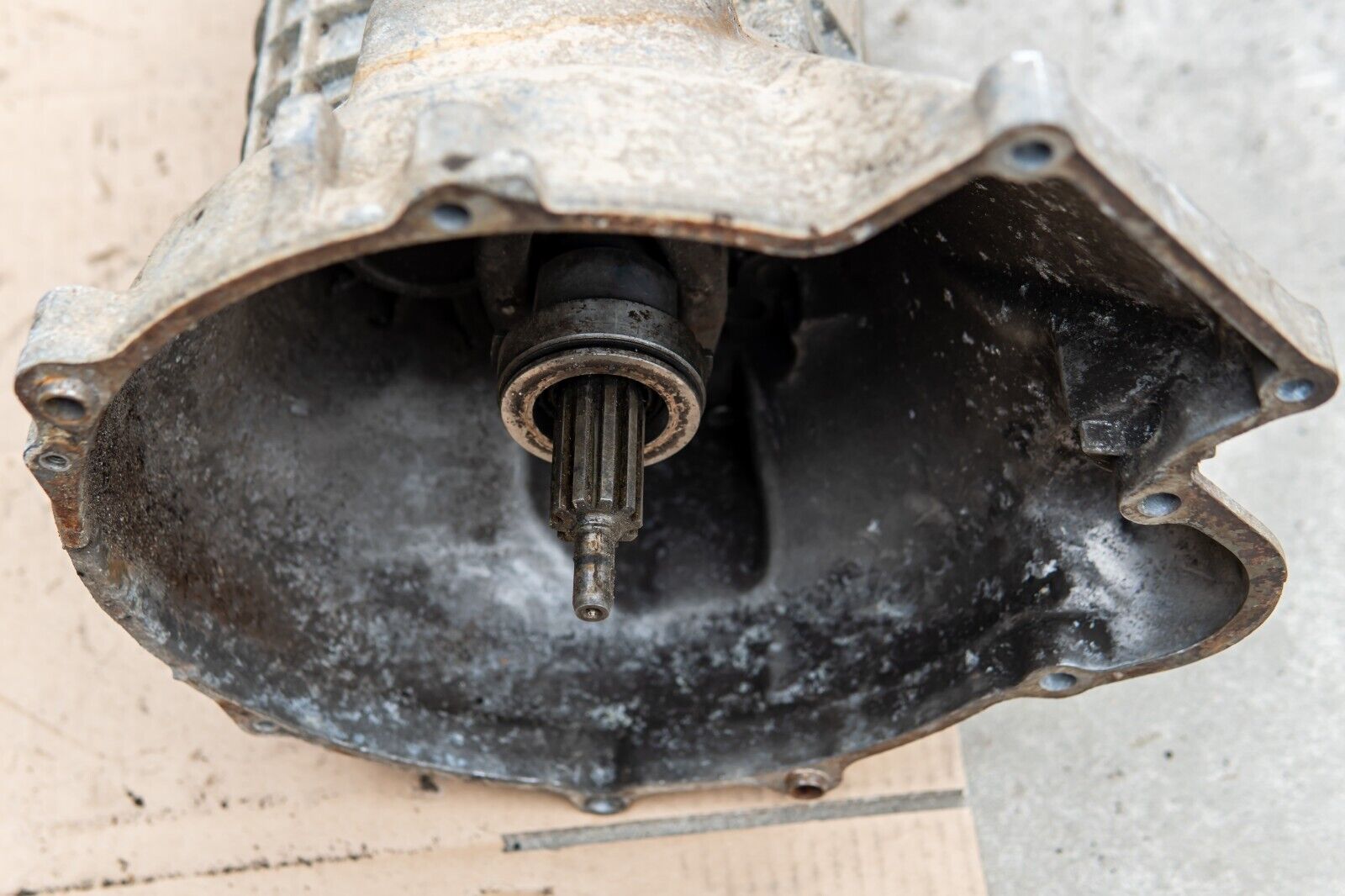 BMW E12 M10 5 speed manual gearbox with speedo drive - also fits E6 & E10 USED G - Fresh Stock Dated February 2026