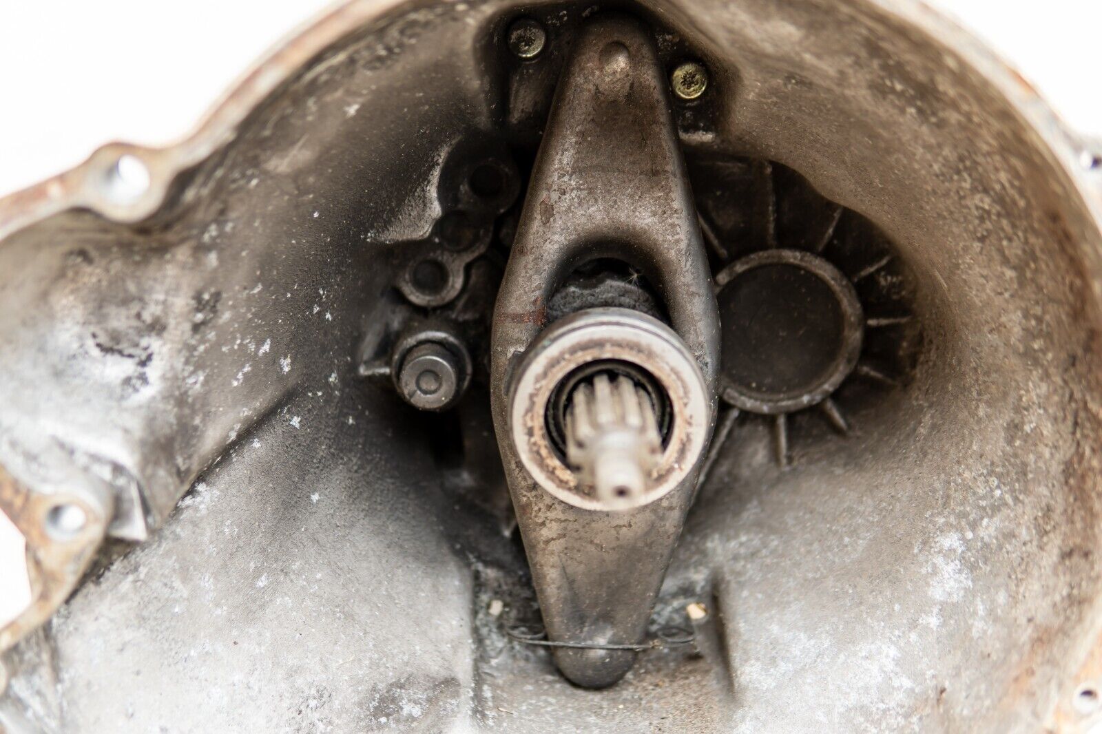 BMW E12 M10 5 speed manual gearbox with speedo drive - also fits E6 & E10 USED G - Fresh Stock Dated February 2026