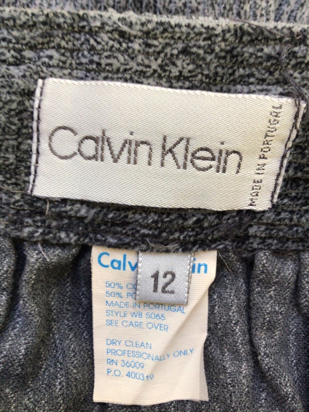 Vintage Calvin Klein GRAY Elephant Cord Corduroy POCKETS Skirt Size 12 - Fresh Stock Dated March 2026