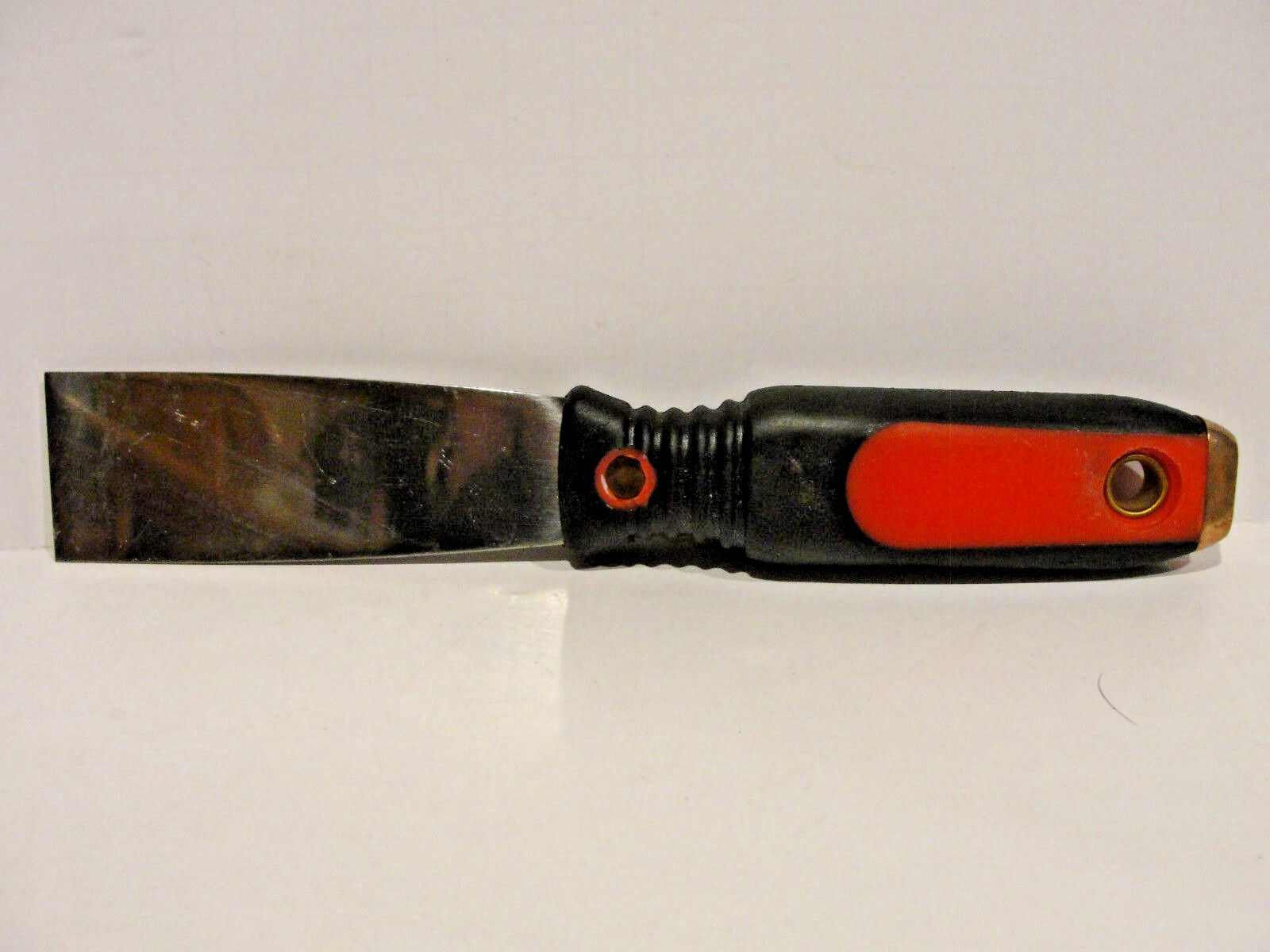 Red Devil 1-1/2-Inch ERGO EZ-Grip Wall Scraper, # 6203EZ - Fresh Stock Dated February 2026