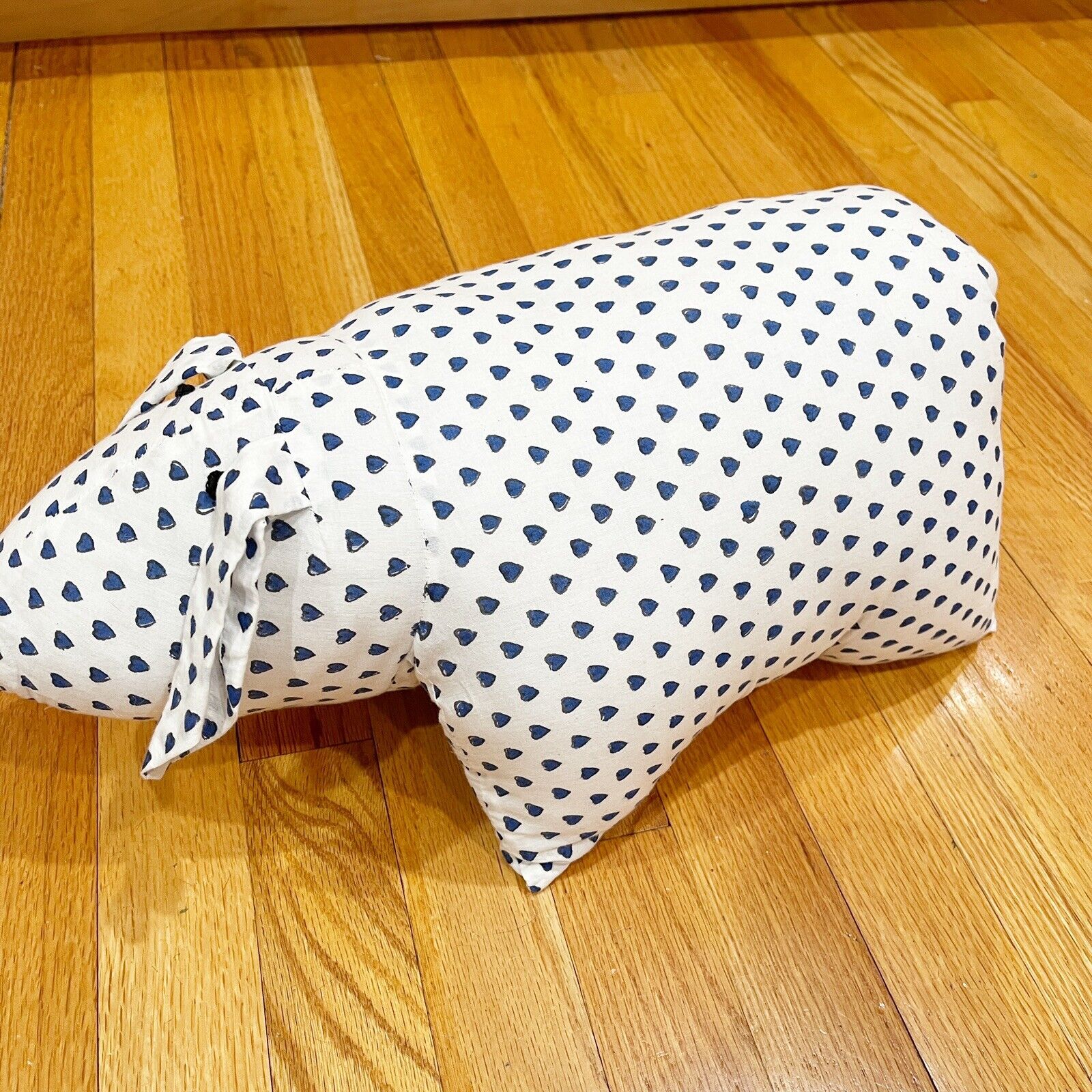 Roberta Roller Rabbit Kids Foldable Pig Pillow Blue Hearts Excellent Condition - Fresh Stock Dated February 2026