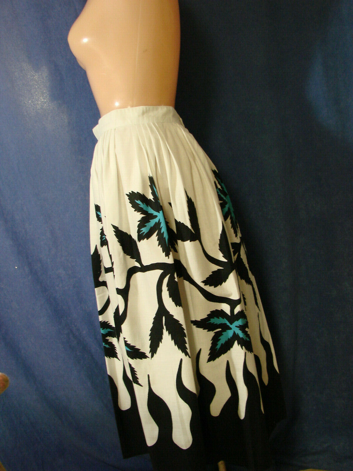 VTG 50s 60s Full Gathered Skirt Cotton Hawaiian Print VGC w25 S Metal Zipper - Fresh Stock Dated December 2025