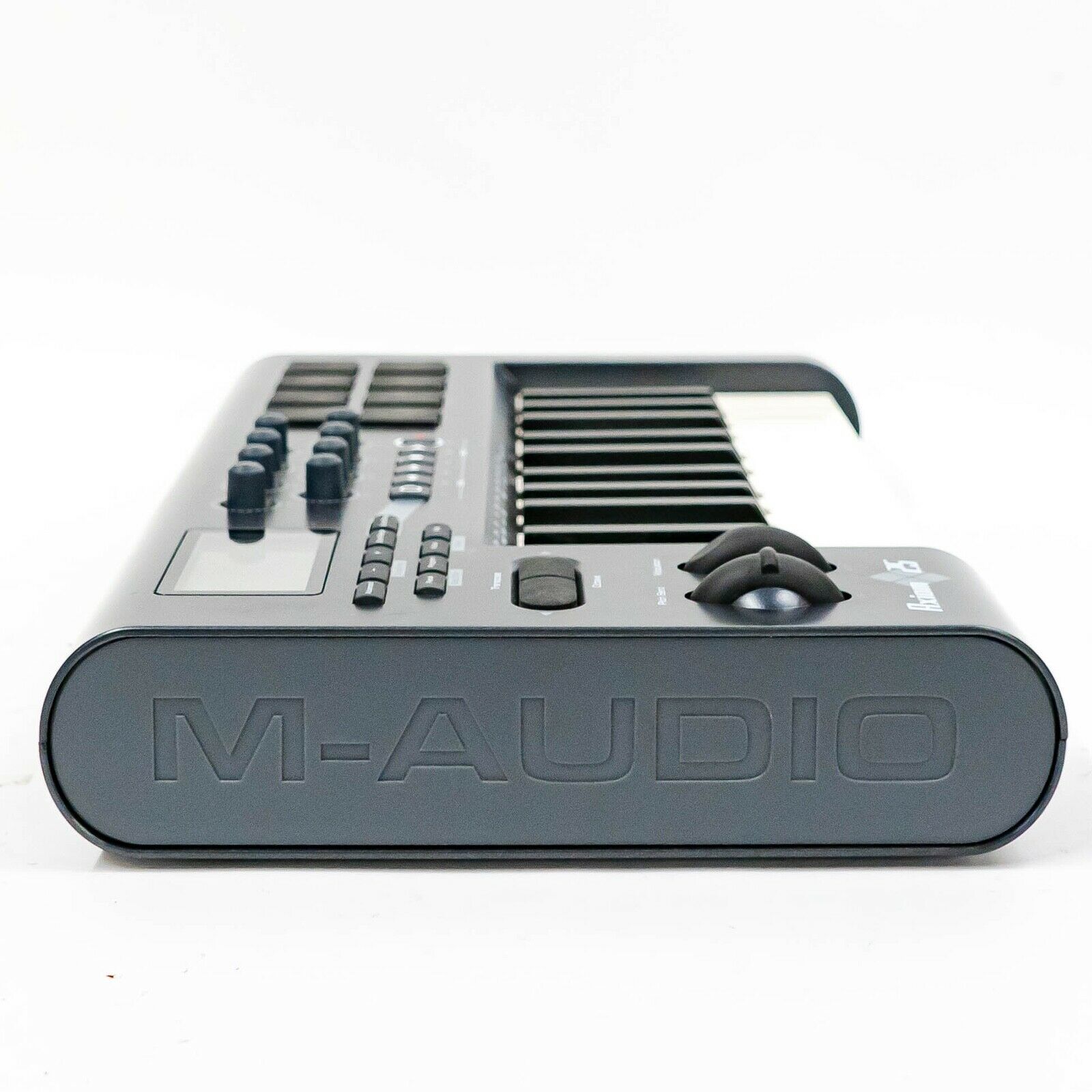 M-Audio Axiom 25 - 25-key USB MIDI Keyboard Controller with Semi-weighted Action - Fresh Stock Dated February 2026