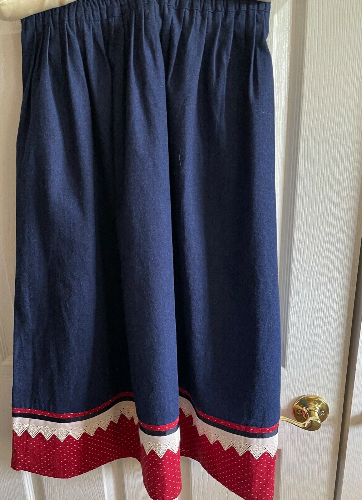 Vintage Appliqued Denim Skirt! Size M! Country Style! Barns, Flag, Animals,Tree! - Fresh Stock Dated December 2025