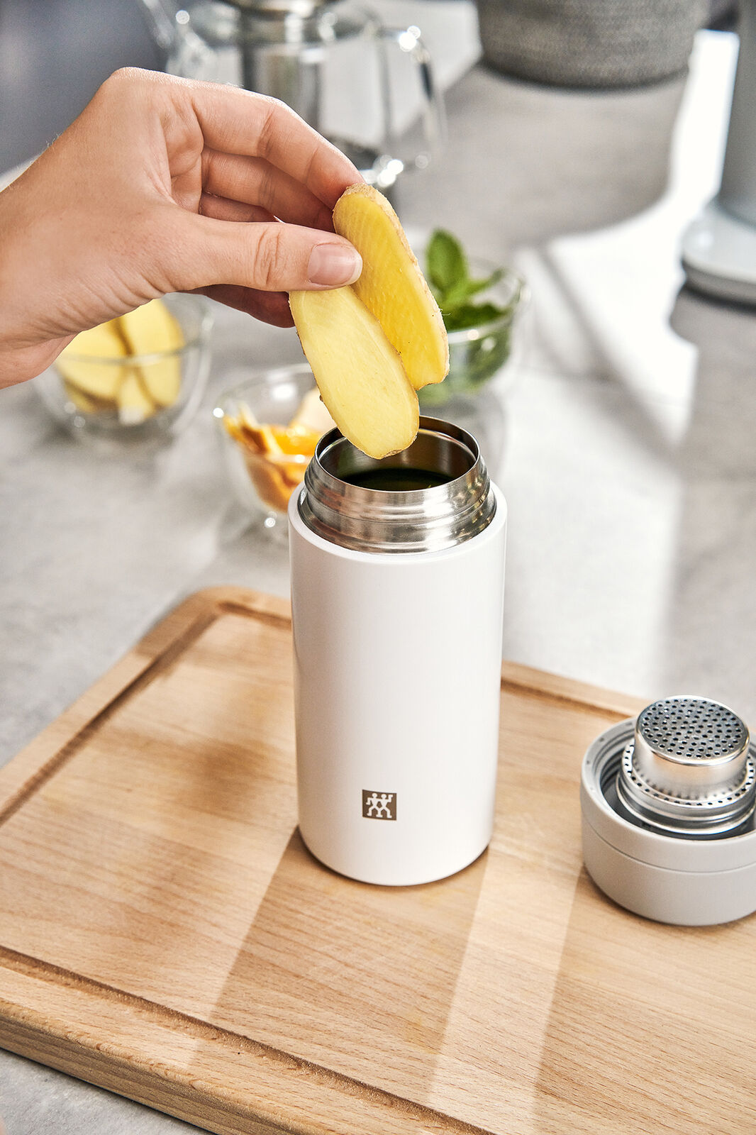 ZWILLING Thermo 14.2 oz Tea & Fruit Infuser Bottle - Fresh Stock Dated December 2025