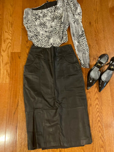 Womens Vintage black 100% genuine leather skirt size 10 - Fresh Stock Dated February 2026