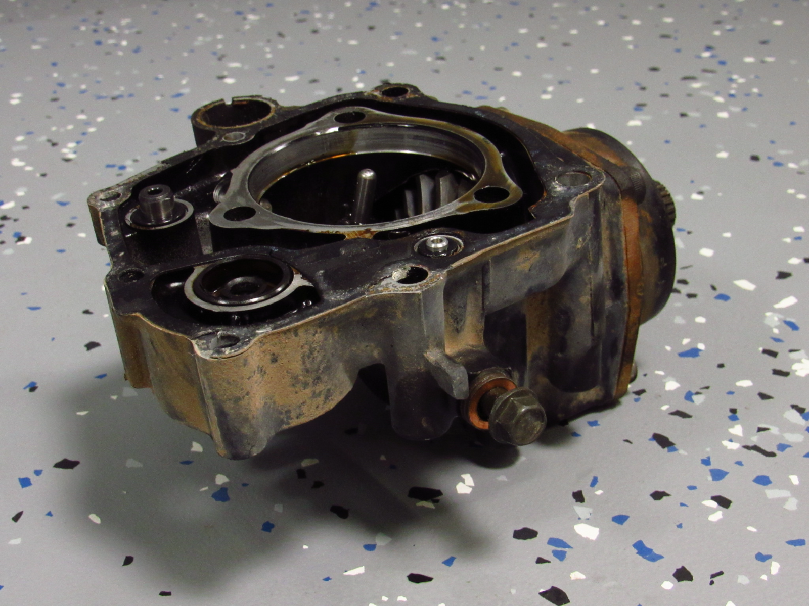 Complete Cross Shaft 85-86 VF700C Magna 700 VF700 Output Bevel Gear & Housing - Fresh Stock Dated February 2026