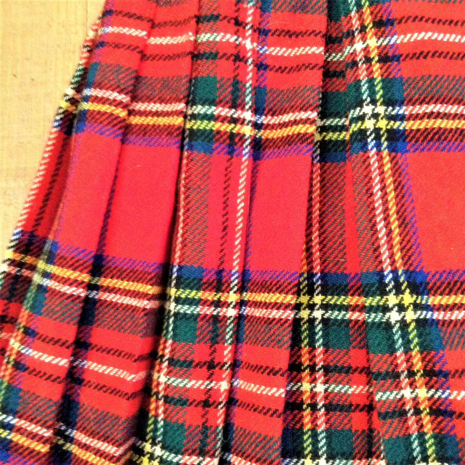 LAIRD PORTCH WOMEN SCOTTISH FULL KILT SKIRT - RED TARTAN PLAID - PURE WOOL - M/L - Fresh Stock Dated February 2026