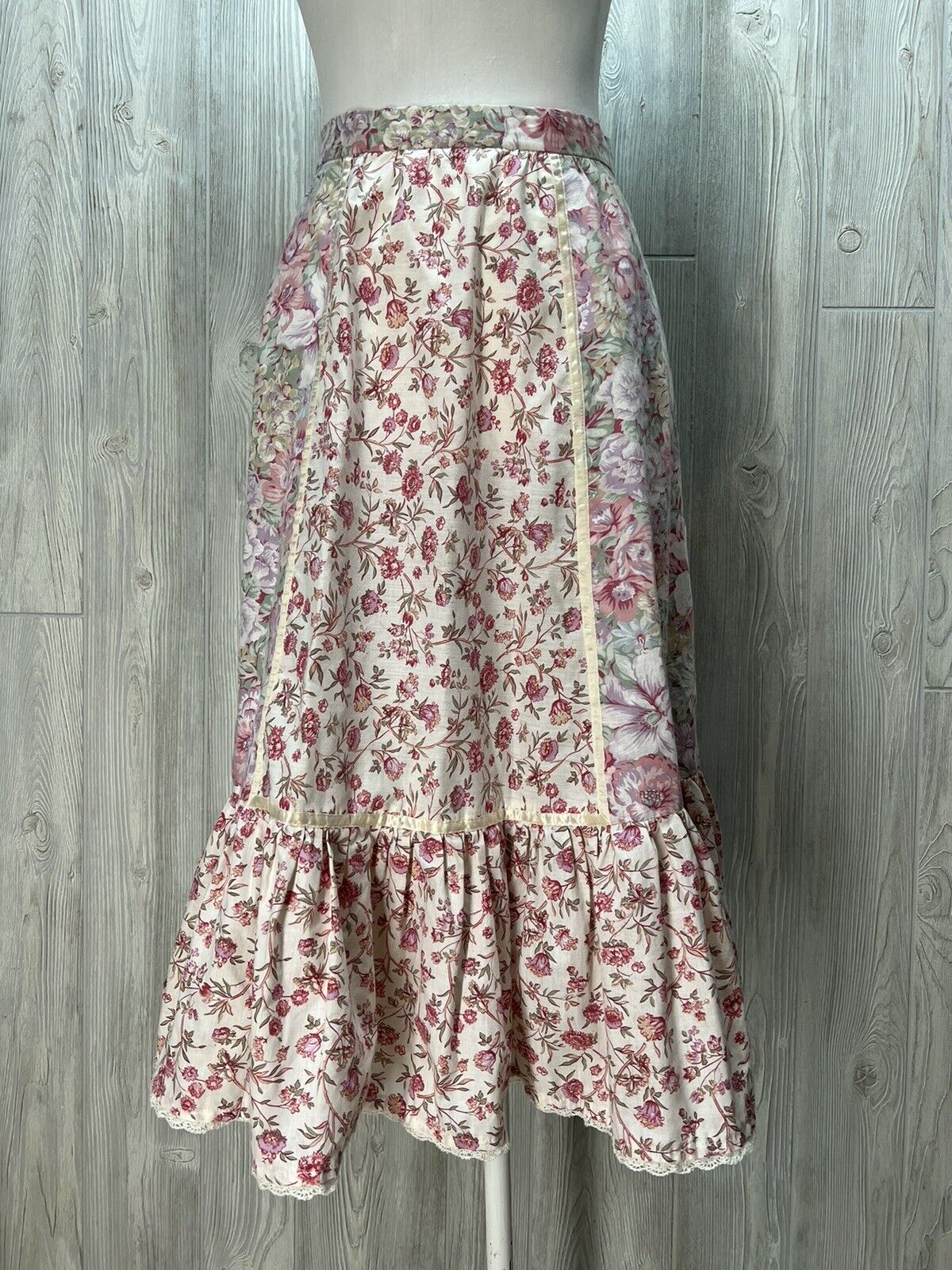 Vintage Floral Midi Prairie Skirt Ruffle Pastel 70’s Cottagecore S/M - Fresh Stock Dated March 2026