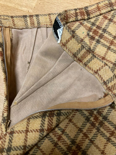 1960 RUSS Corner wool skirt w- deaign, sz7 - Fresh Stock Dated February 2026