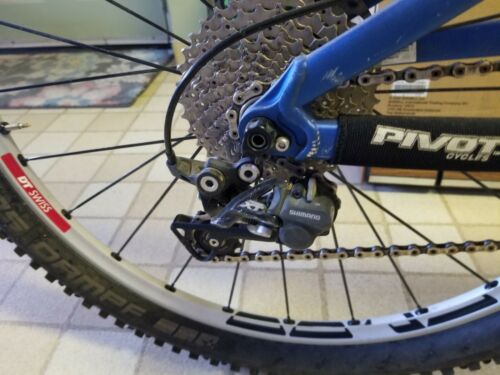 2012 Pivot Mach 5.7 - Fresh Stock Dated December 2025