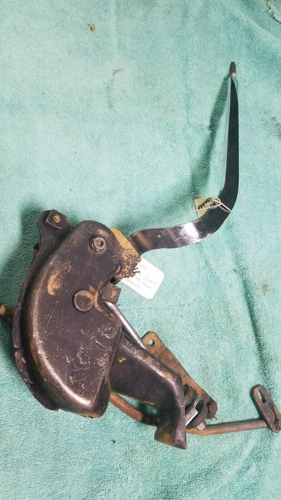 1968 CHEVY CAMARO 3 SPEED SHIFTER W/STICK MOUNTING BASE RODS ARMS SAGINAW TRANS - Fresh Stock Dated December 2025