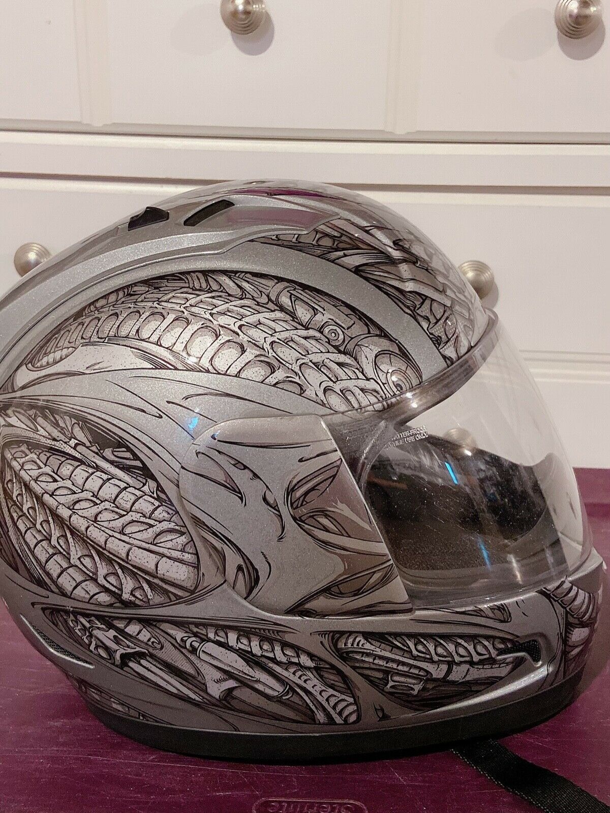 Icon alliance speedmetal mortorcycle helmet - Fresh Stock Dated February 2026