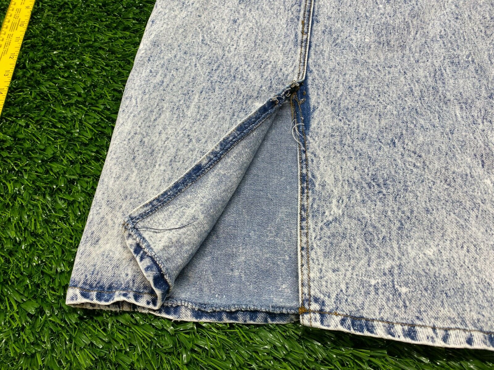 VINTAGE 80s/90s GITANO ACID WASHED DENIM SKIRT! SIZE 12! FREE SHIPPING! - Fresh Stock Dated December 2025