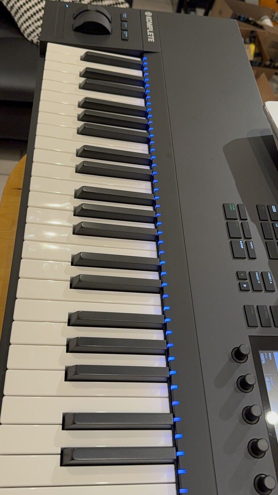 Native Instruments Komplete Kontrol S88 MK2 Keyboard - Fresh Stock Dated February 2026
