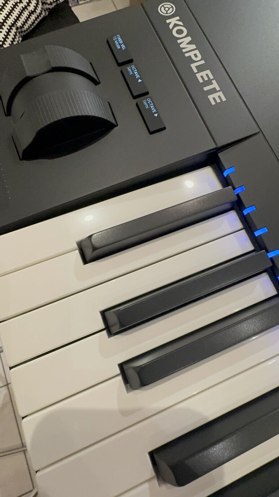 Native Instruments Komplete Kontrol S88 MK2 Keyboard - Fresh Stock Dated February 2026