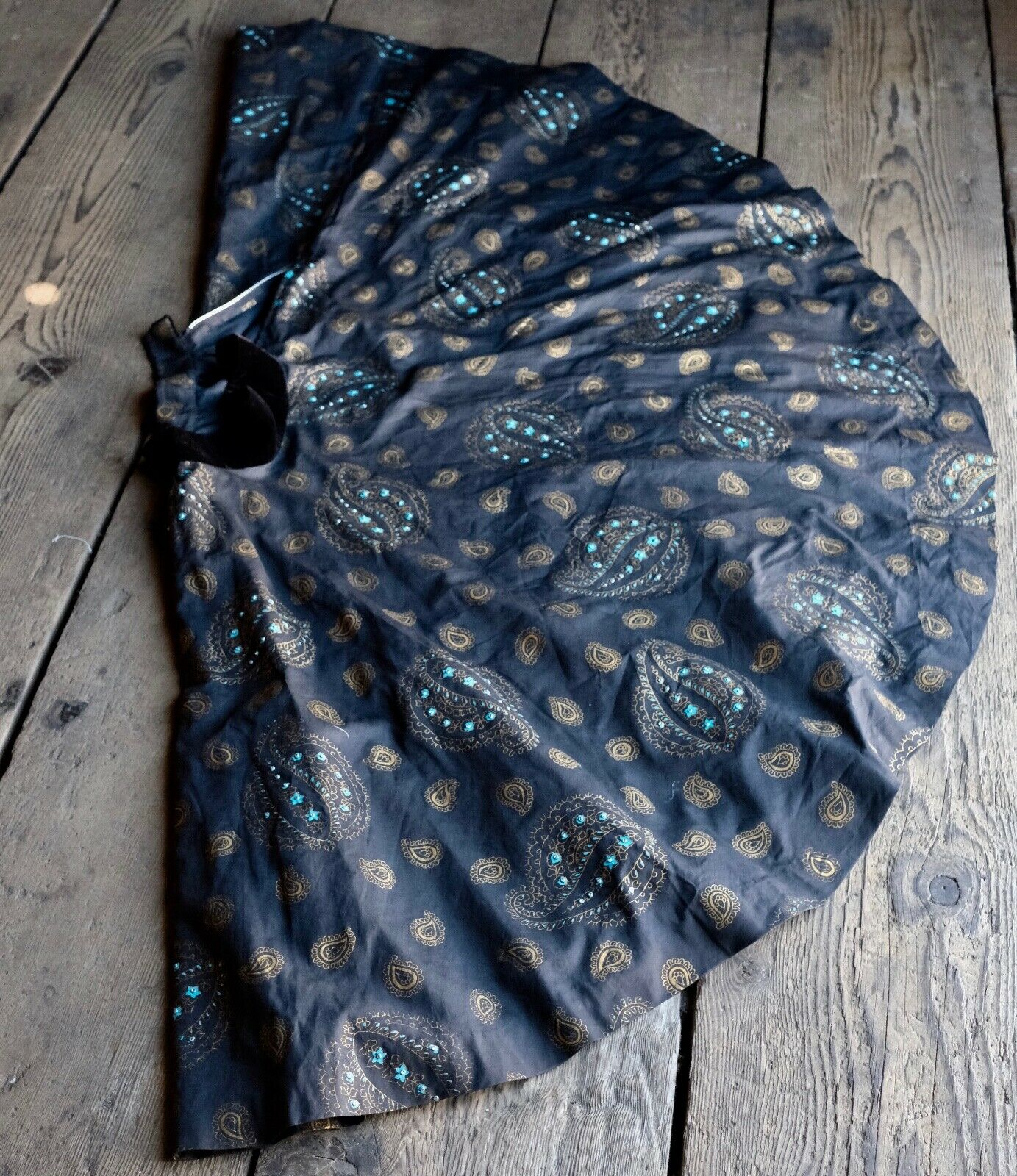 VTG Vintage 1950s Painted Beaded Full Circle Skirt 22