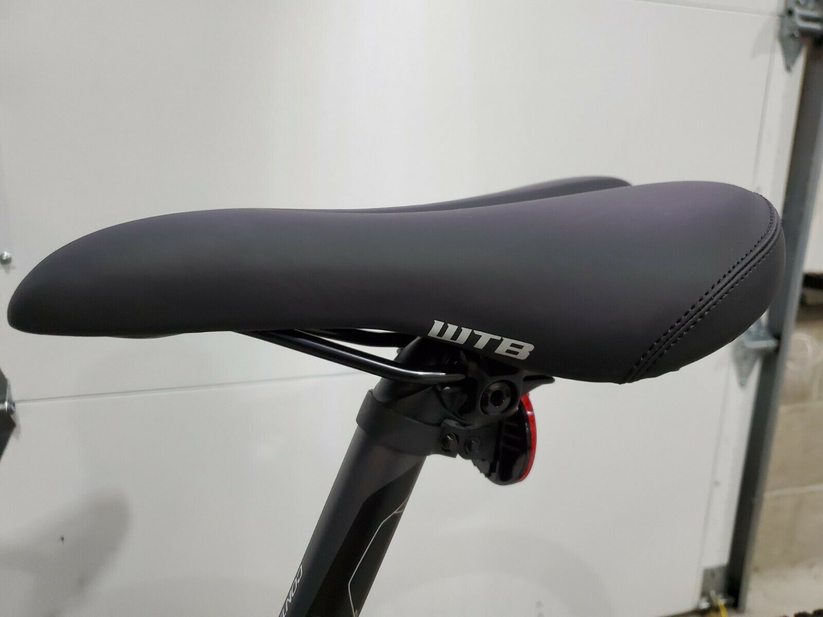 LIV LUST 2 BY GIANT SIZE MEDIUM RIDDEN LESS THAN 20 MILES EXCELLENT/NEW CONDITON - Fresh Stock Dated December 2025