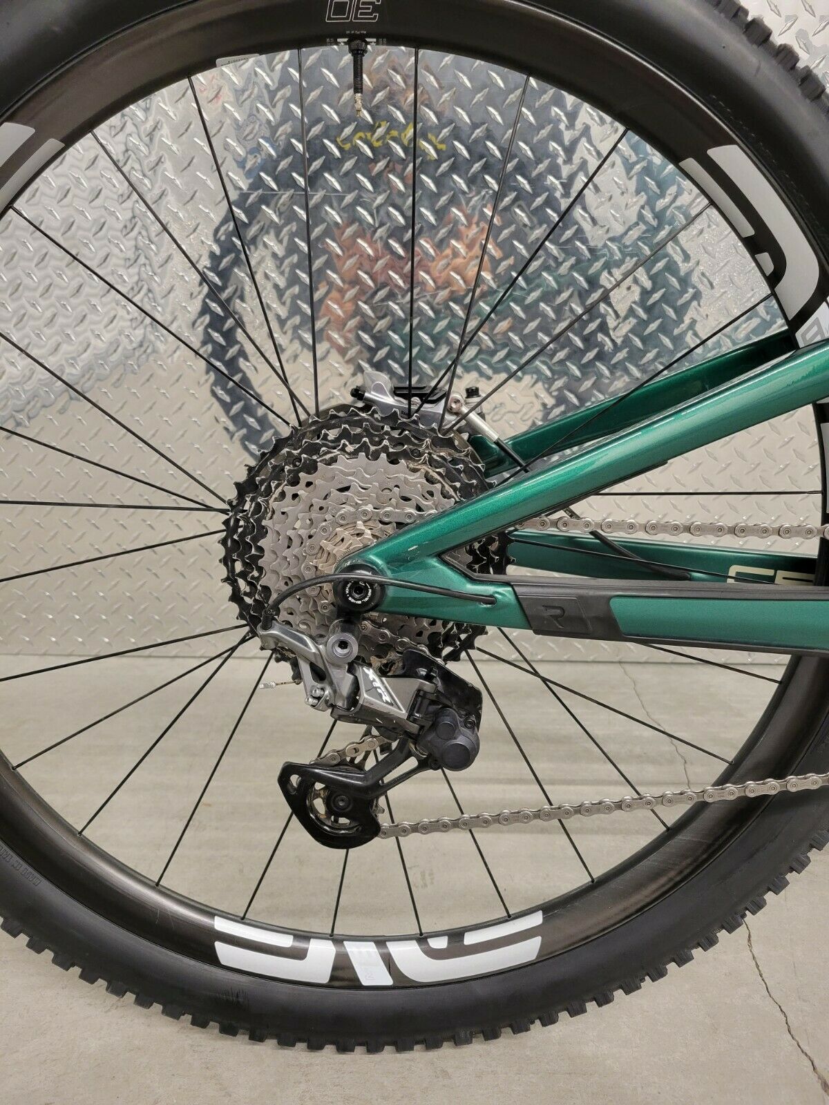 Revel Ranger XTR Large ENVE - Fresh Stock Dated February 2026