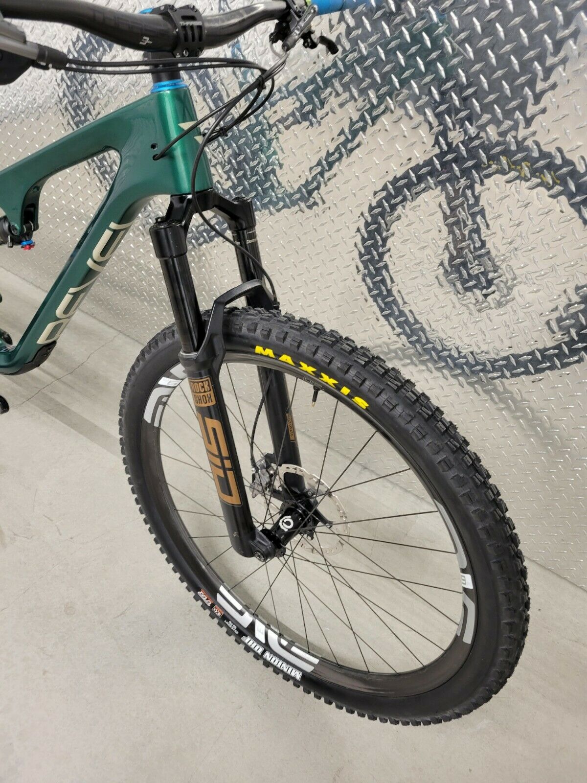 Revel Ranger XTR Large ENVE - Fresh Stock Dated February 2026