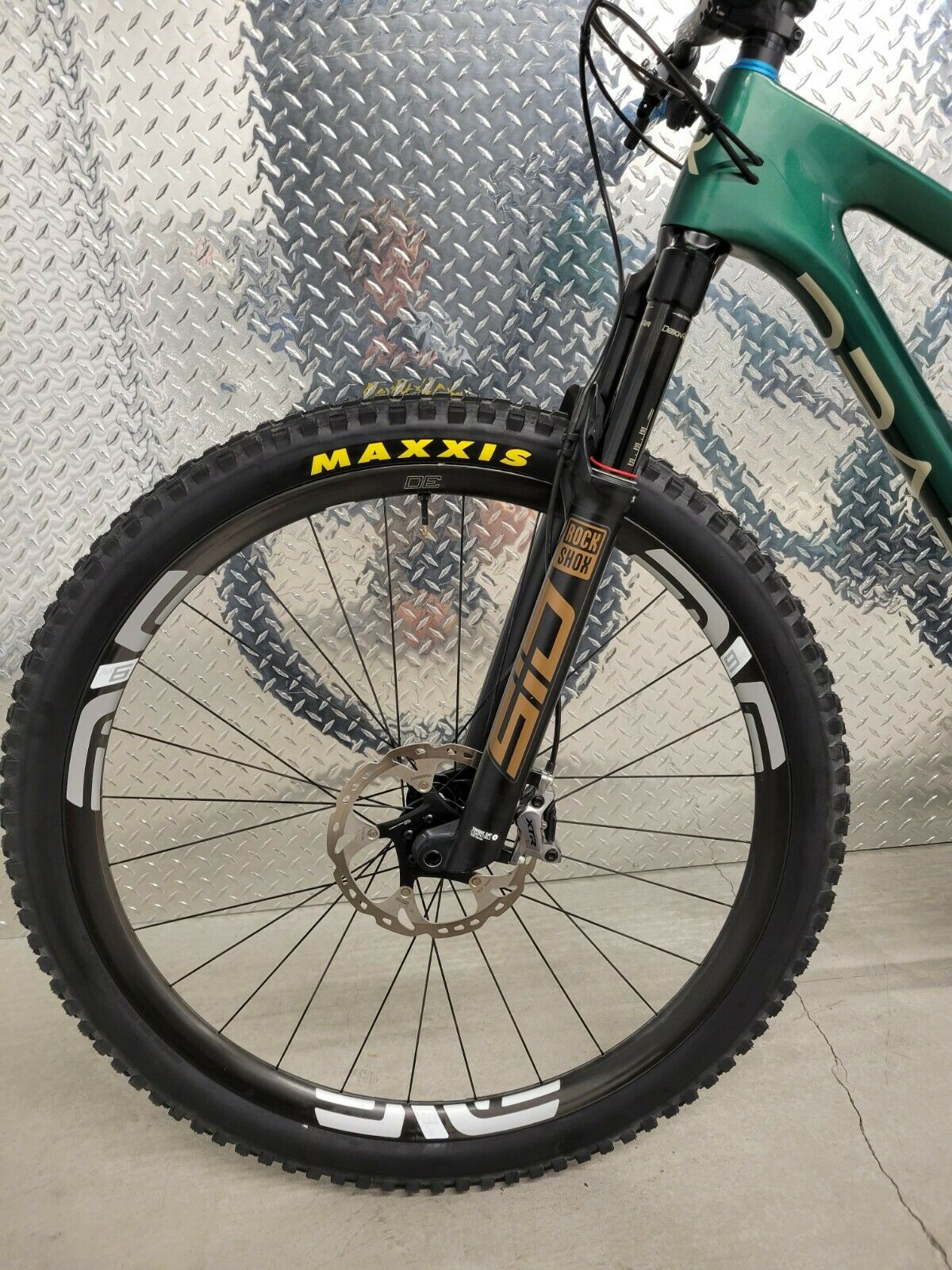 Revel Ranger XTR Large ENVE - Fresh Stock Dated February 2026