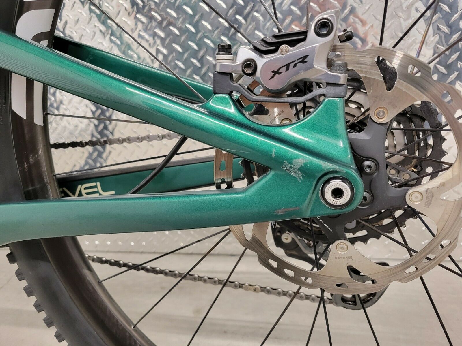 Revel Ranger XTR Large ENVE - Fresh Stock Dated February 2026