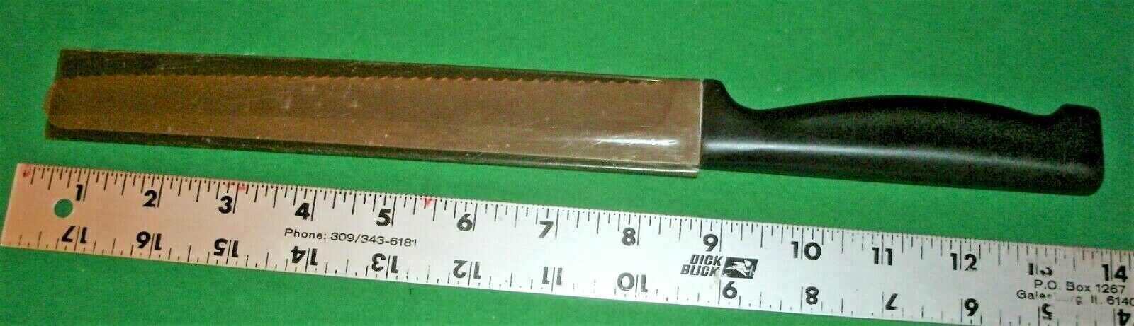 Chicago Cutlery Signature Bread Knife with blade shield - Fresh Stock Dated December 2025