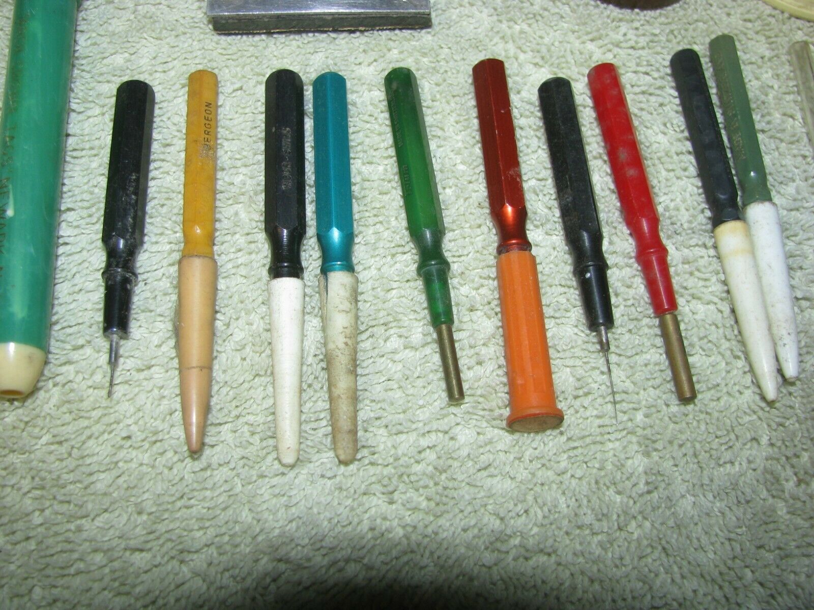 MISC TOOLS WATCH OILERS CUPS HOLDER  WATCHMAKER EXT. BERGEON VIGOR - Fresh Stock Dated December 2025