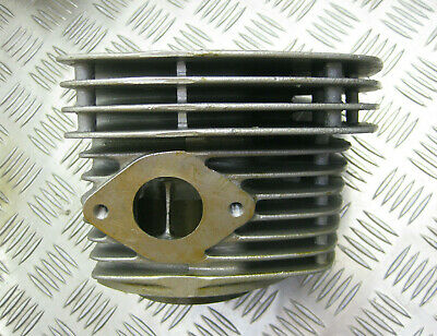 SUZUKI T-500 K 1973, NEW ORIGINAL CYLINDER RIGHT, 11210-15301 - Fresh Stock Dated February 2026