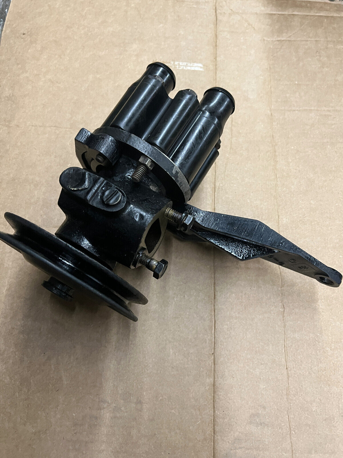 MERCRUISER 7.4L 454 V8 RAW WATER PUMP ASSY 818367-C with Pulley 818368-C - Fresh Stock Dated February 2026